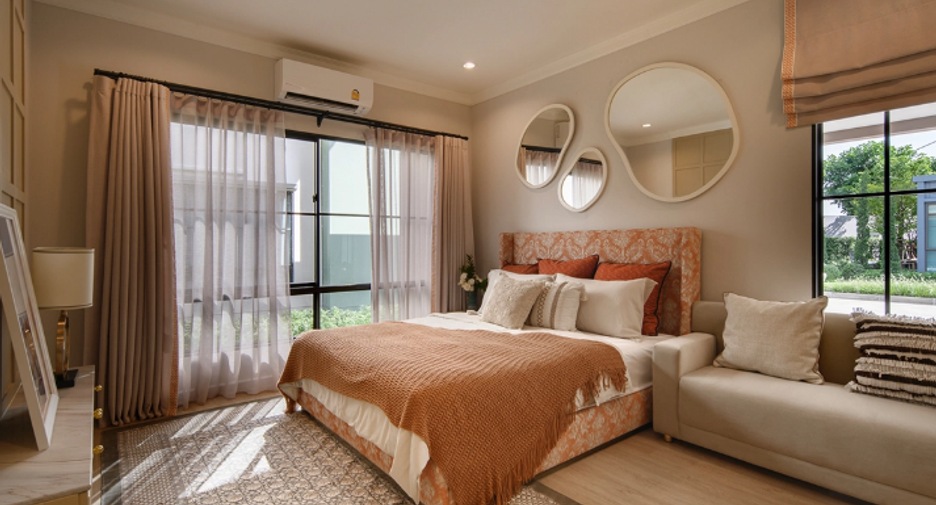 For sale 4 bedrooms house in Mueang Pathum Thani, Pathum Thani