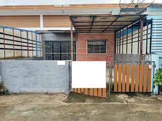 Casa adosada en venta de 2 habitaciones en Pluak Daeng, Rayong