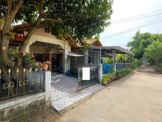 出售 1 卧室 联排别墅 在 Pluak Daeng, Rayong