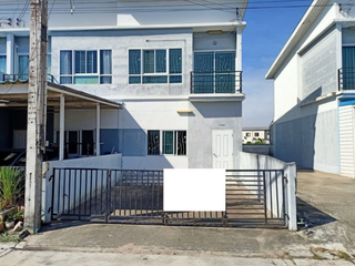 出售 1 卧室 联排别墅 在 Pluak Daeng, Rayong