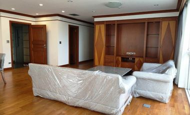 For rent 3 bedrooms condo in Sathon, Bangkok