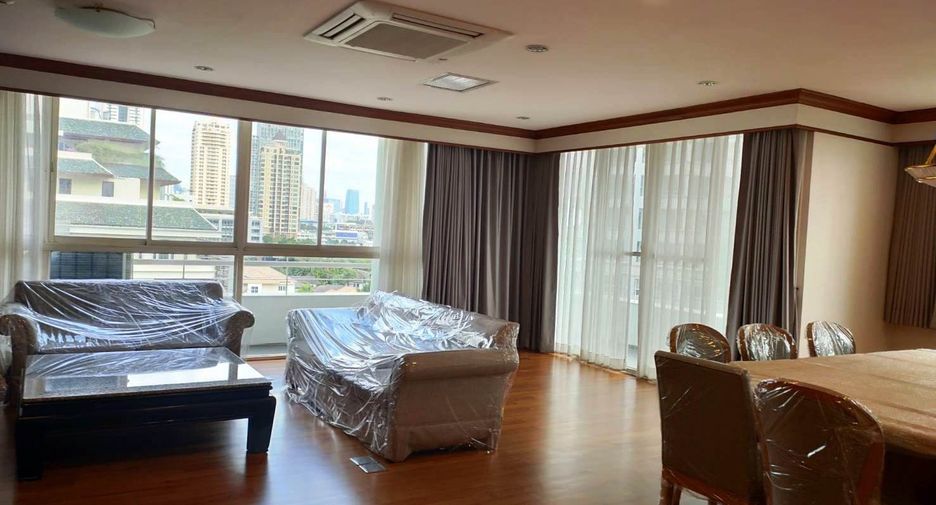 For rent 3 bedrooms condo in Sathon, Bangkok