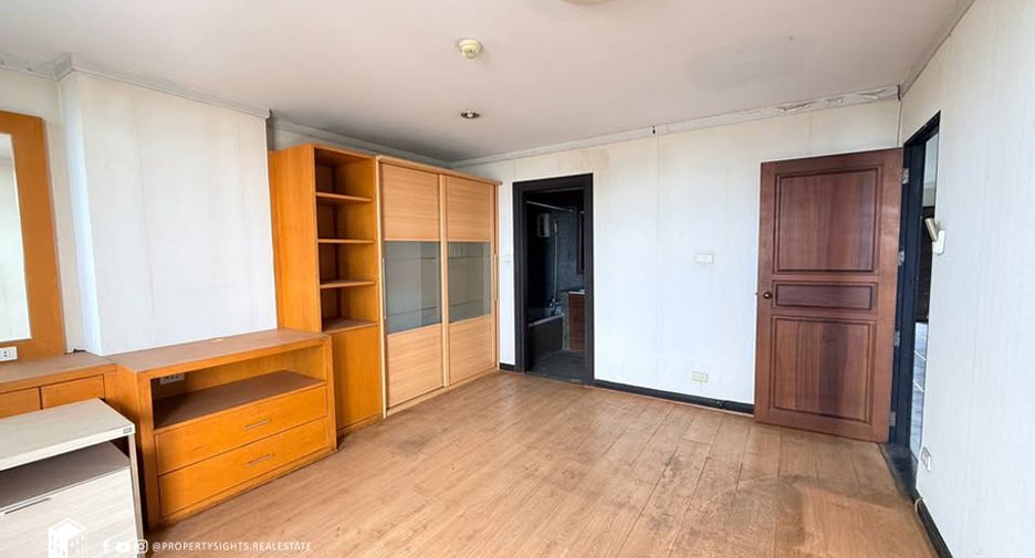 For sale 2 bedrooms condo in Watthana, Bangkok