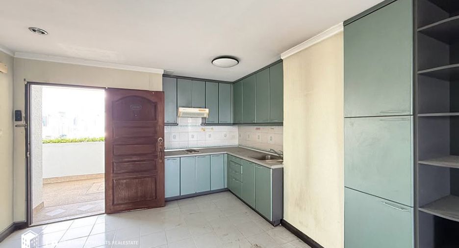 For sale 2 bedrooms condo in Watthana, Bangkok