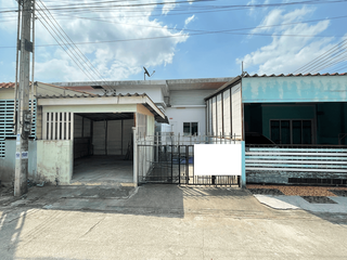 出售 1 卧室 联排别墅 在 Pluak Daeng, Rayong