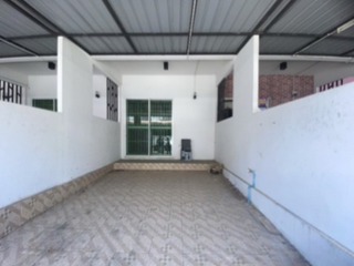 Casa adosada en venta de 2 habitaciones en Pluak Daeng, Rayong
