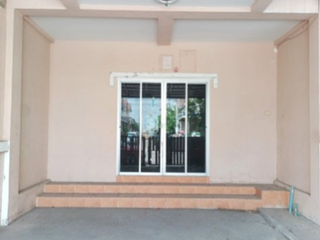 Casa adosada en venta de 2 habitaciones en Pluak Daeng, Rayong