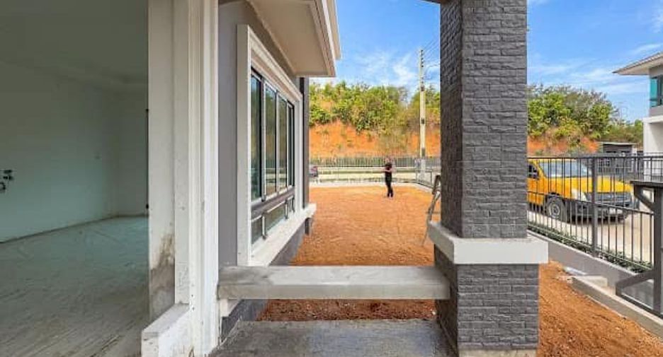 For sale 4 bedrooms house in Bang Lamung, Chonburi