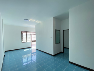 Casa adosada en venta de 2 habitaciones en Mueang Rayong, Rayong