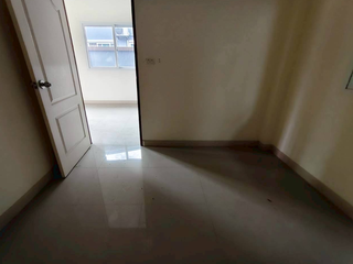 À vendre 2 chambres maison de ville à Nikhom Phatthana, Rayong