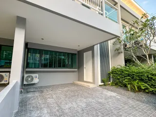 For sale and for rent 3 bedrooms townhouse in Thalang, Phuket