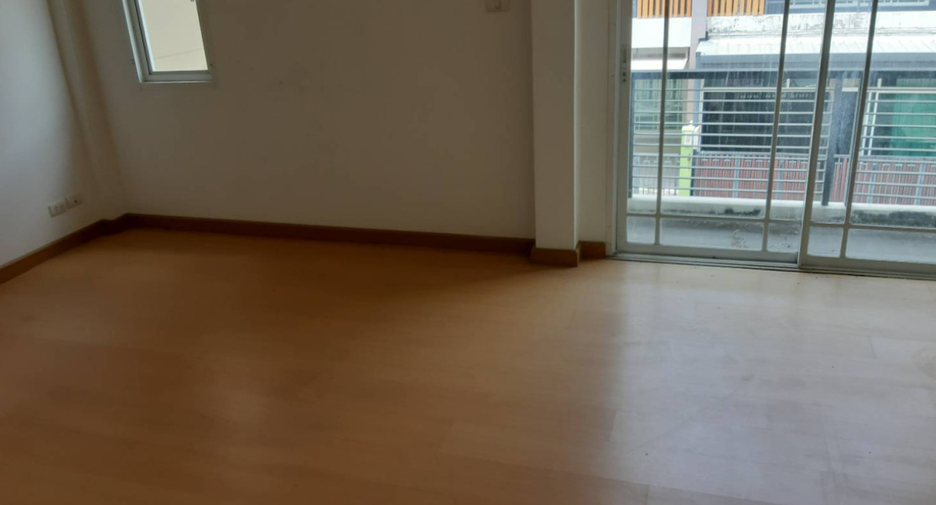 For sale 3 ベッドルーム townhouse in Bang Bua Thong, Nonthaburi