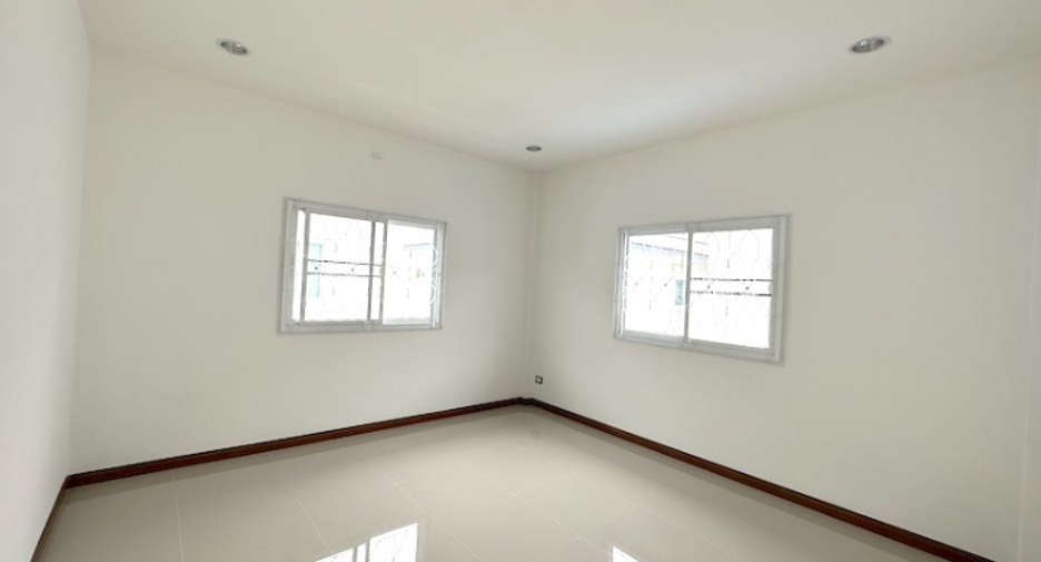 For sale 3 ベッドルーム house in Mueang Nakhon Ratchasima, Nakhon Ratchasima