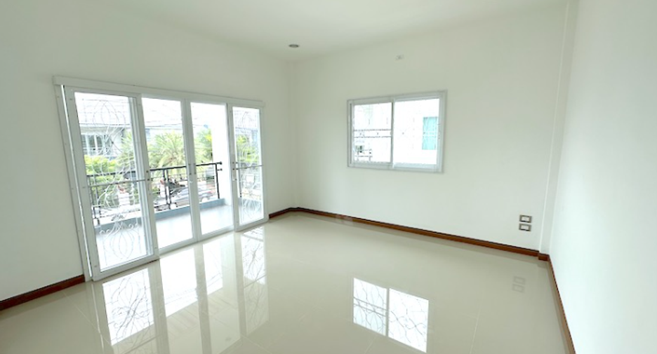 For sale 3 ベッドルーム house in Mueang Nakhon Ratchasima, Nakhon Ratchasima
