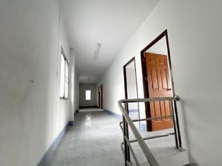 Haus zum Kauf mit 6 Zimmer in Lat Phrao, Bangkok