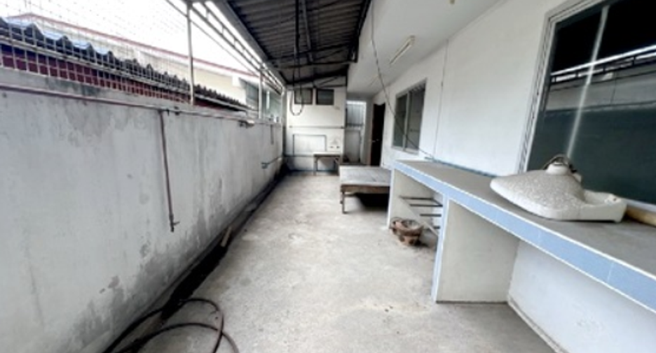 Haus zum Kauf mit 6 Zimmer in Lat Phrao, Bangkok