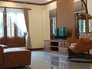Haus zur Miete mit 5 Zimmer in Kathu, Phuket
