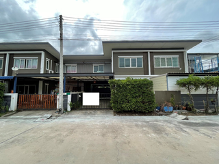 Casa adosada en venta de 2 habitaciones en Ban Bueng, Chonburi