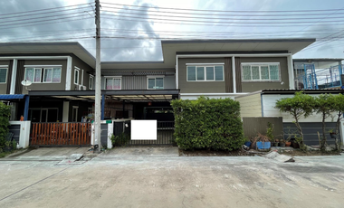 Casa adosada en venta de 2 habitaciones en Ban Bueng, Chonburi