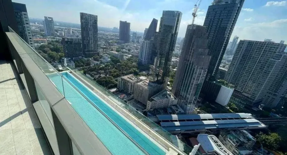Wohnung zur Miete mit 3 Zimmer in Khlong Toei, Bangkok