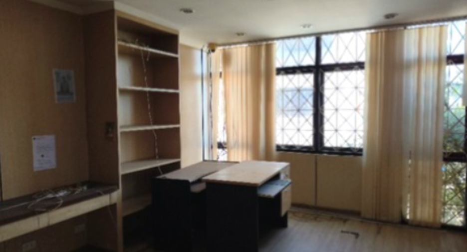 For sale 1 Beds retail Space in Taling Chan, Bangkok