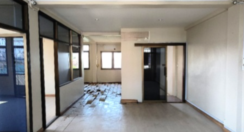 For sale 1 Beds retail Space in Taling Chan, Bangkok