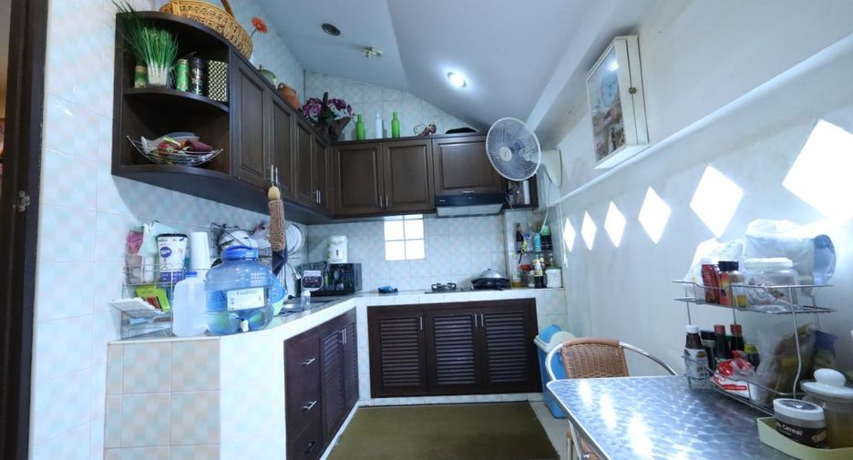 出售 4 卧室 独立屋 在 Huai Yai, 芭提雅