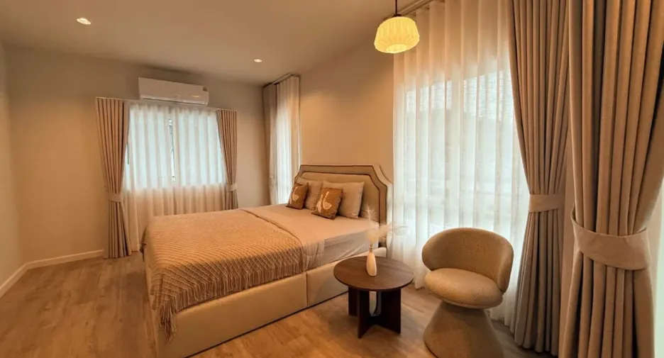 À louer 4 chambres maison à Mueang Phuket, Phuket