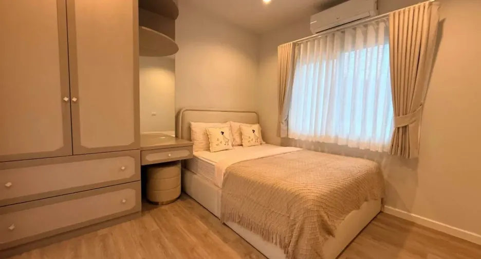 À louer 4 chambres maison à Mueang Phuket, Phuket
