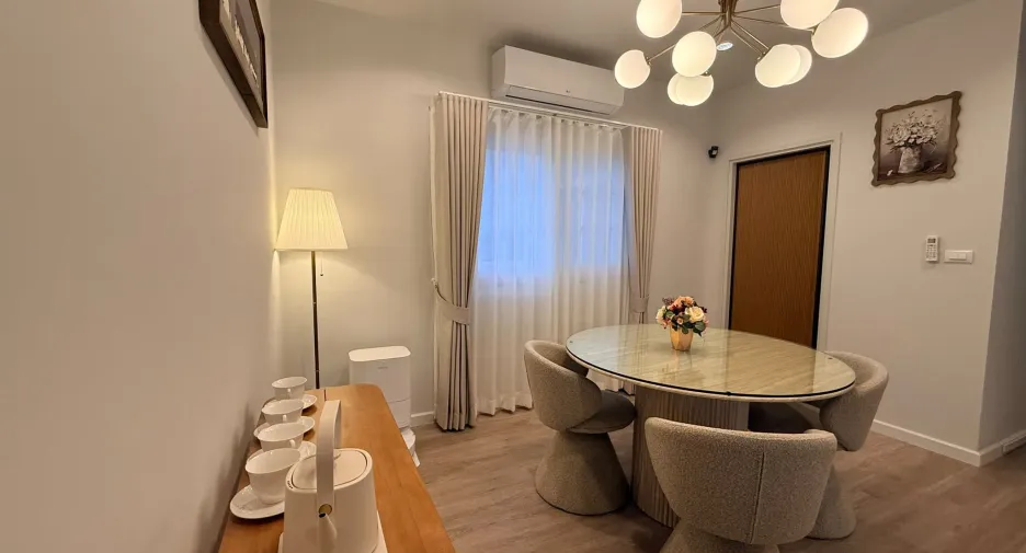 À louer 4 chambres maison à Mueang Phuket, Phuket