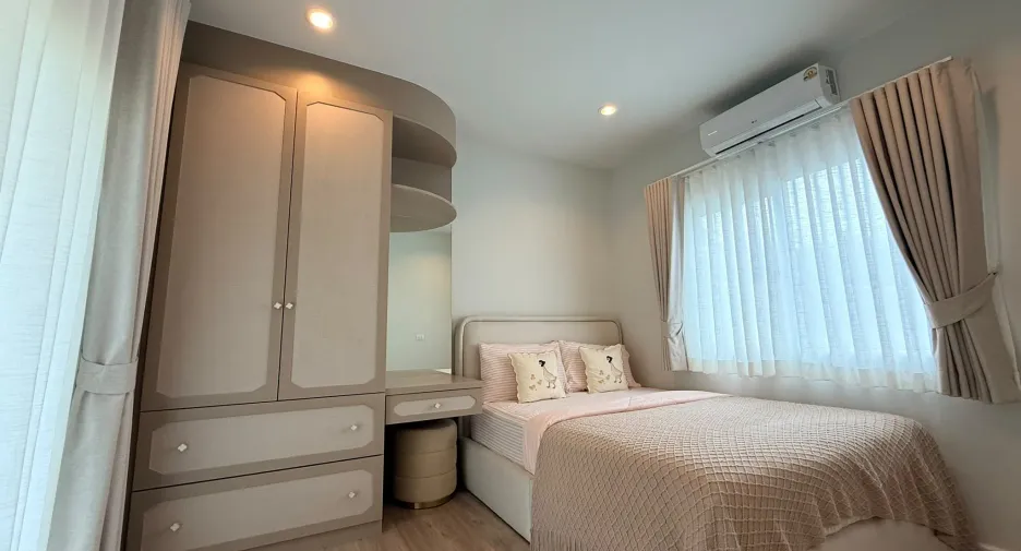 À louer 4 chambres maison à Mueang Phuket, Phuket