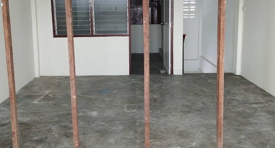出售 4 卧室 联排别墅 在 Nong Chok, 曼谷