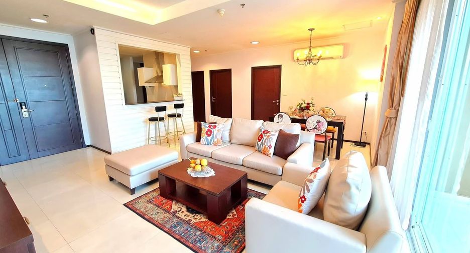 For rent 2 bedrooms condo in Watthana, Bangkok