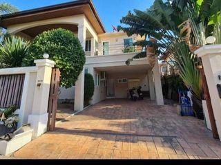 For rent 5 bedrooms villa in Bang Lamung, Chonburi