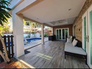 For rent 5 bedrooms villa in Bang Lamung, Chonburi