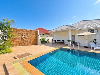 For sale 3 ベッドルーム villa in Bang Saray, Pattaya