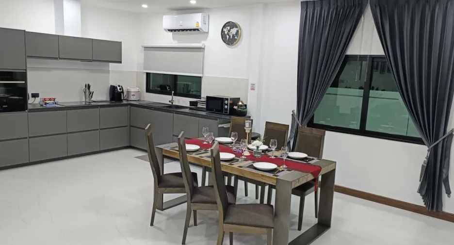À vendre et à louer 3 chambres villa à Jomtien, Pattaya