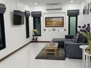 À louer et à vendre 3 chambres villa à Bang Lamung, Chonburi