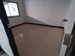 Casa adosada en venta de 2 habitaciones en Pluak Daeng, Rayong