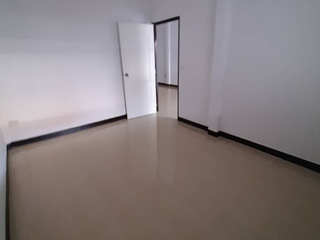 Casa adosada en venta de 2 habitaciones en Pluak Daeng, Rayong