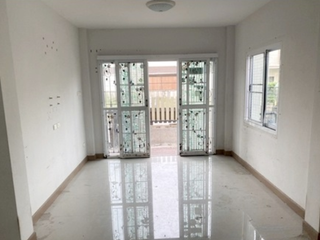 出售 3 卧室 独立屋 在 Ban Bueng, Chon Buri
