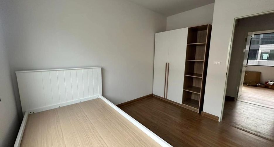 Casa adosada en venta de 3 habitaciones en Khan Na Yao, Bangkok