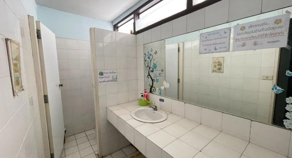 Gewerbefläche zur Miete mit 10 Zimmer in Bang Lamung, Chonburi