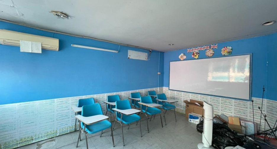 Gewerbefläche zur Miete mit 10 Zimmer in Bang Lamung, Chonburi