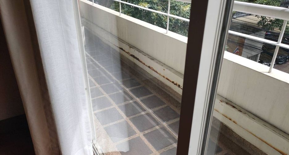 For rent 2 bedrooms apartment in Sathon, Bangkok