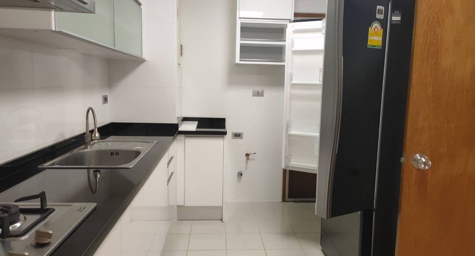 For rent 2 bedrooms apartment in Sathon, Bangkok