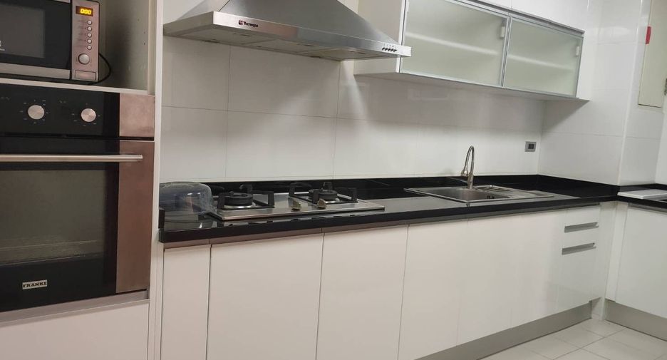 For rent 2 bedrooms apartment in Sathon, Bangkok