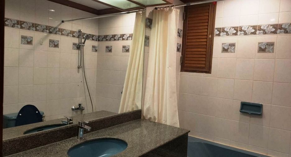 For rent 2 bedrooms apartment in Sathon, Bangkok