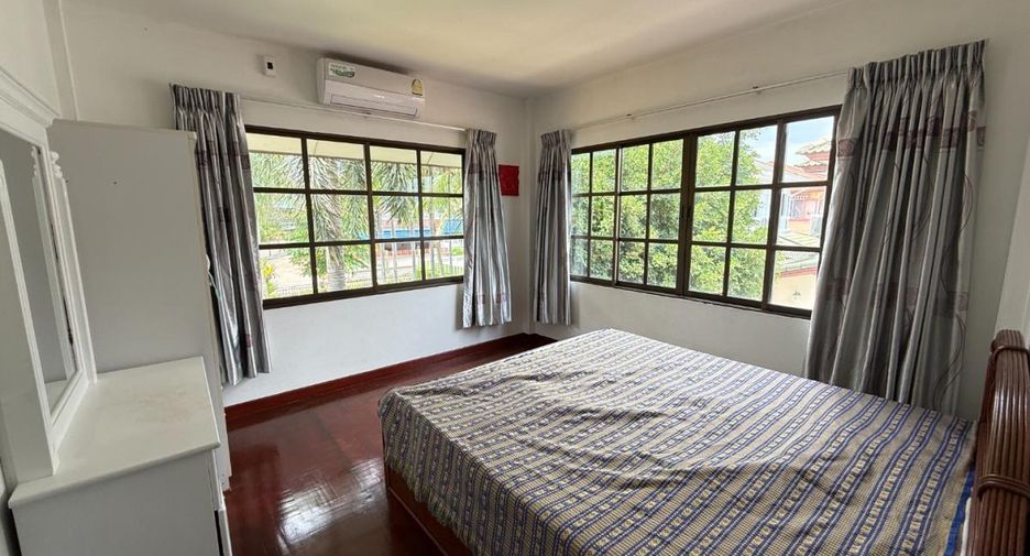 Casa en alquiler de 4 habitaciones en Bang Lamung, Chonburi