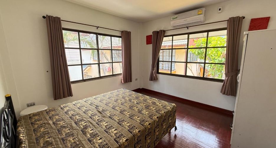Casa en alquiler de 4 habitaciones en Bang Lamung, Chonburi